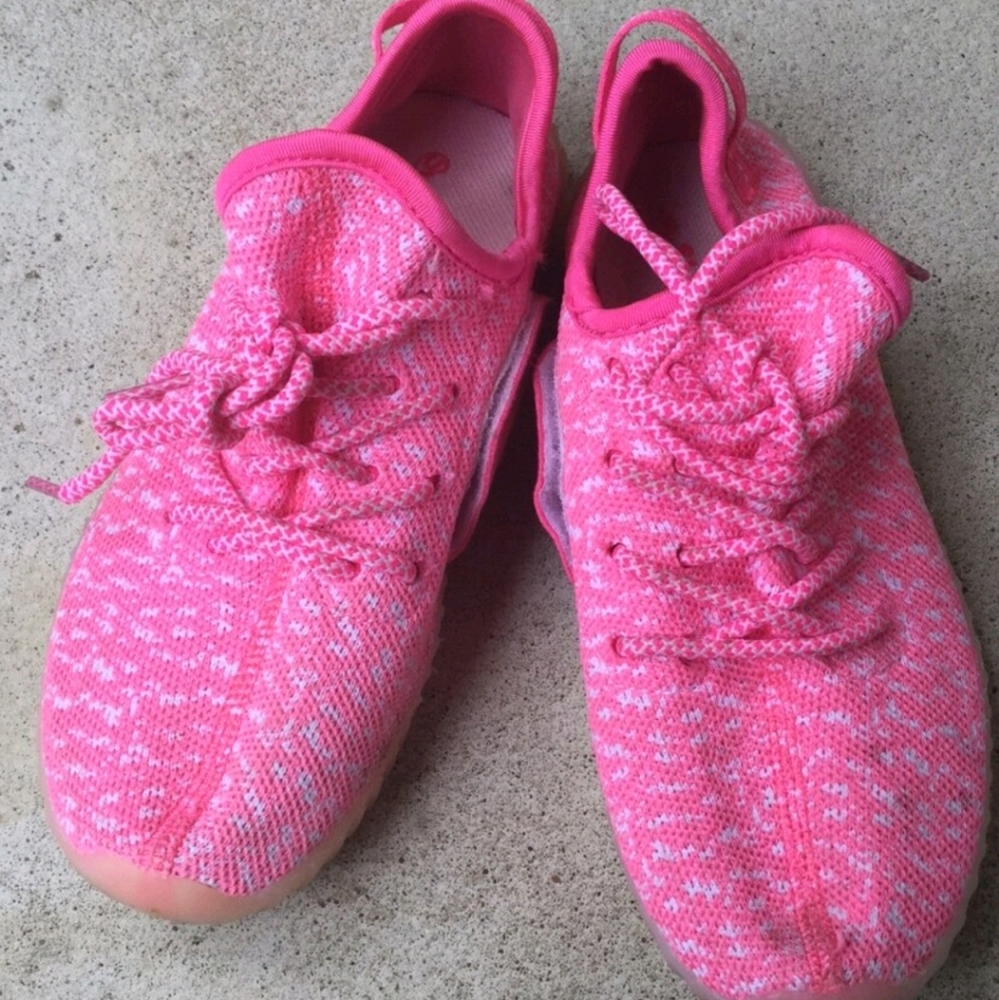 Pink Super Cool “Prism” Light Up Shoes 🤩